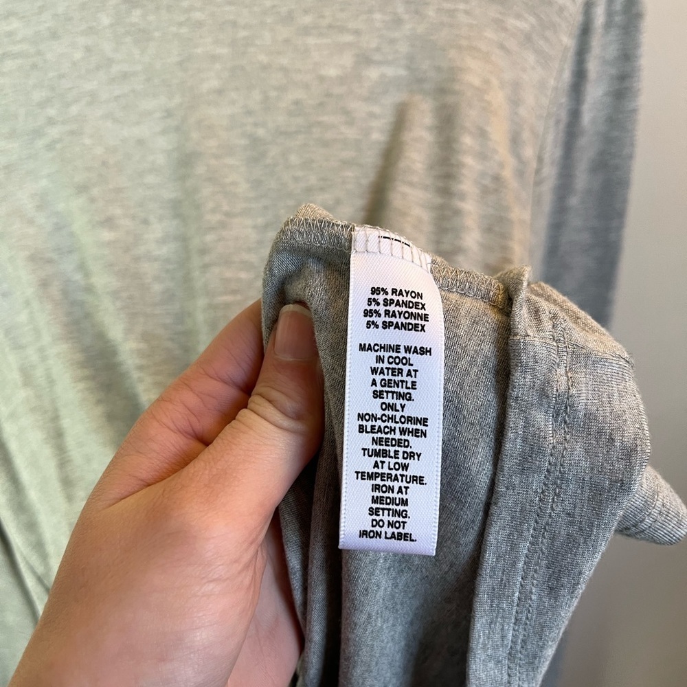 SAKS FIFTH AVENUE WOMENS GREY LONG SLEEVE TEE XL - Picture 3 of 3